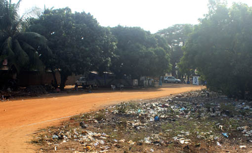 Müllhalde mit Gartenwirtschaft in Avepozo