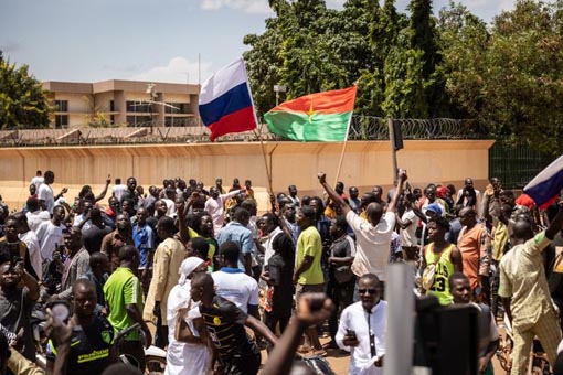 Fahne von Burkina Faso und Russland