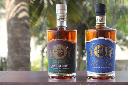 Geschenk des Laboratoriums. Rum und Whisky Rum Whisky